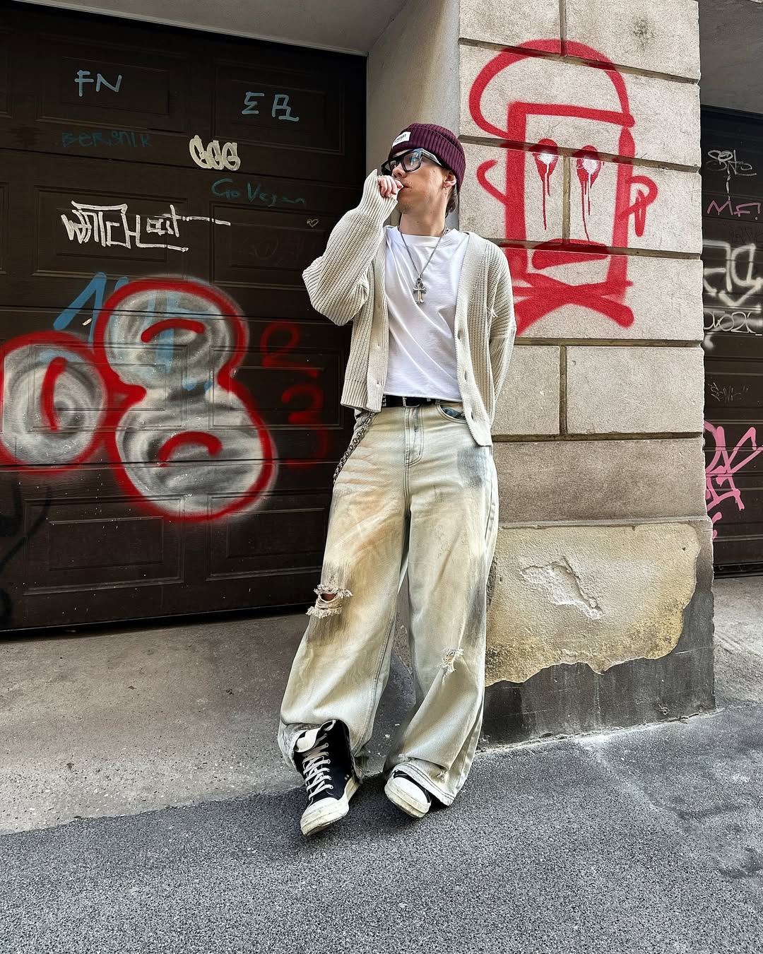 Vintage street style with baggy jeans