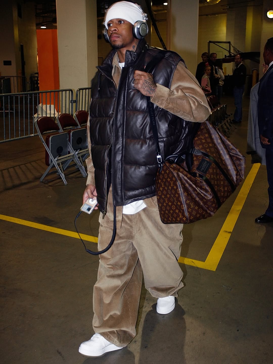 men's crossbody and duffle bag style
