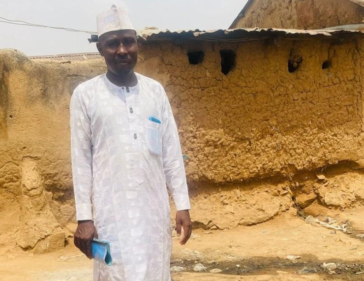 Alhaji Yinusa Yusha'u near abandoned borehole