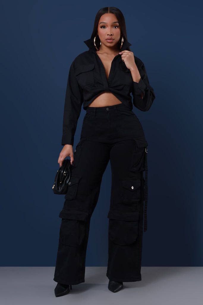 woman wearing black cargo pants and shirt