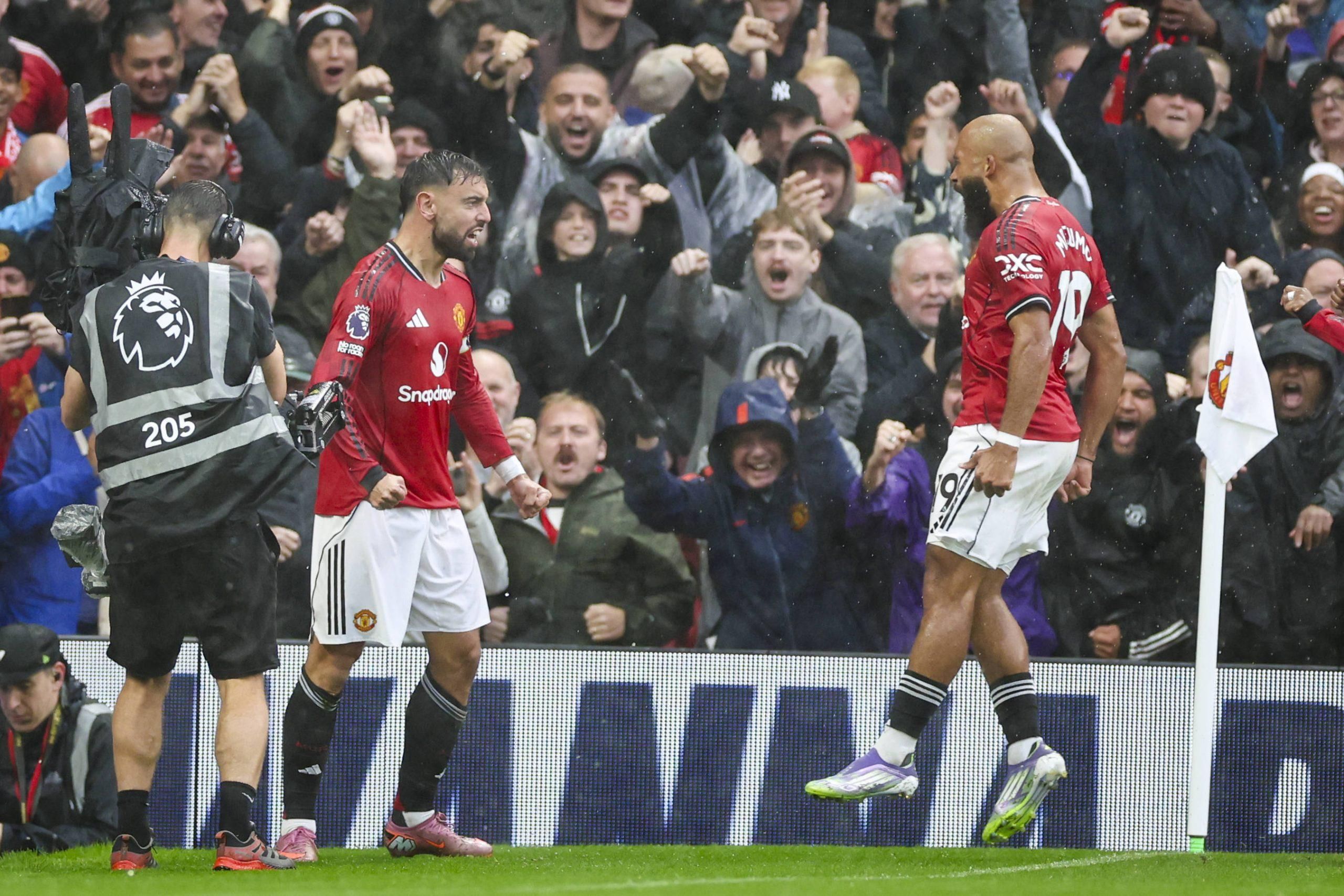 Bruno Fernandes scores and celebrates during Manchester United vs Chelsea