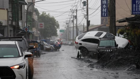Super Typhoon Ragasa: at least 14 killed in Taiwan after barrier lake burst - video 