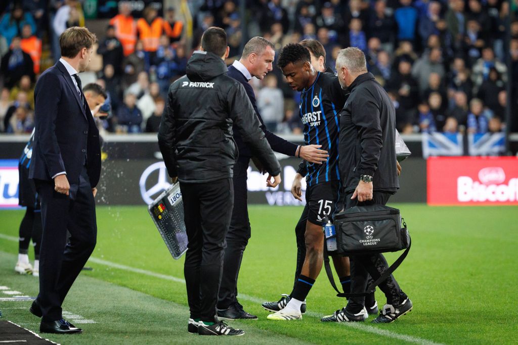 Raphael Onyedika leaves the pitch injured during Club Brugge vs KVC Westerlo match