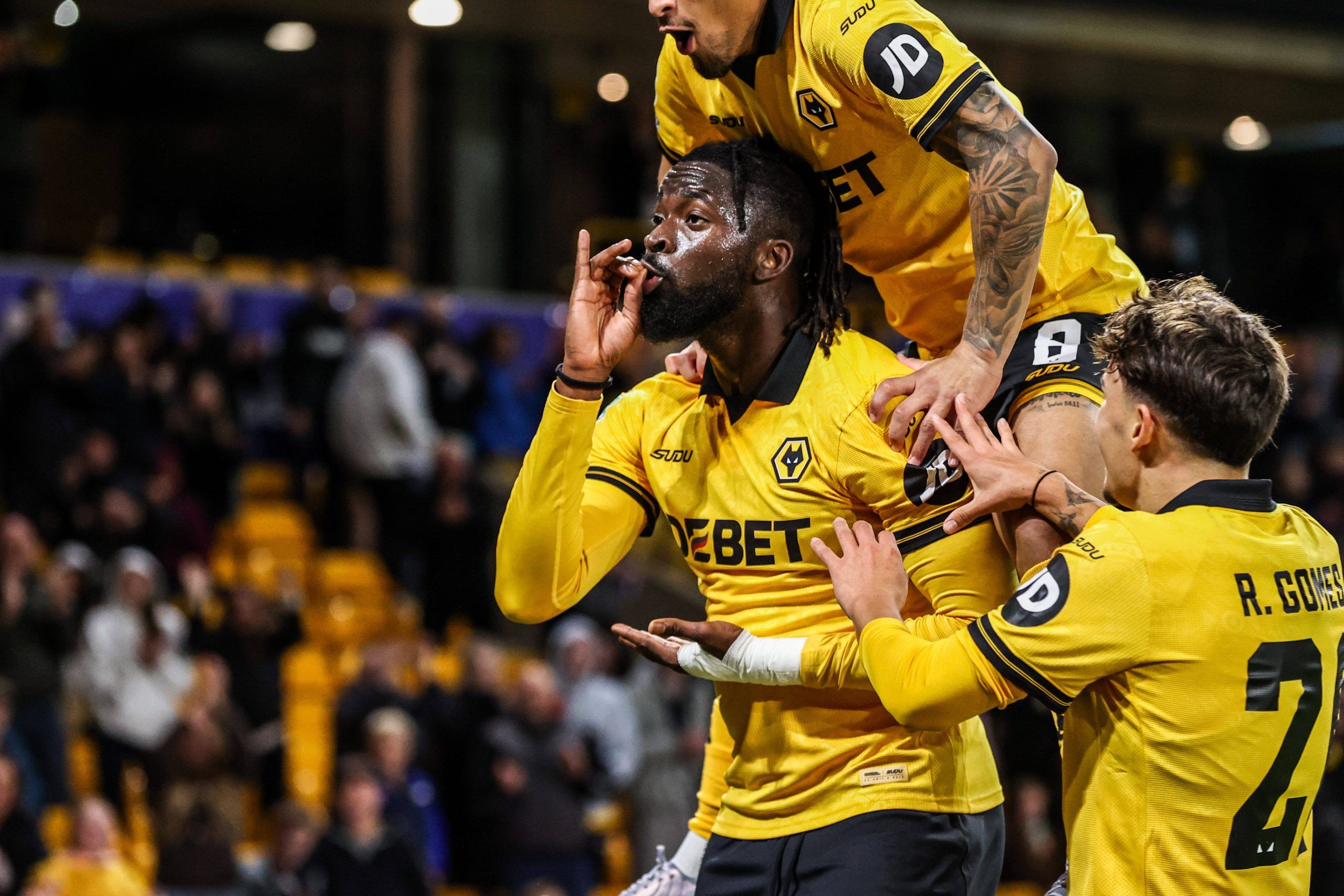 Tolu Arokodare celebrates his goal to <a href=