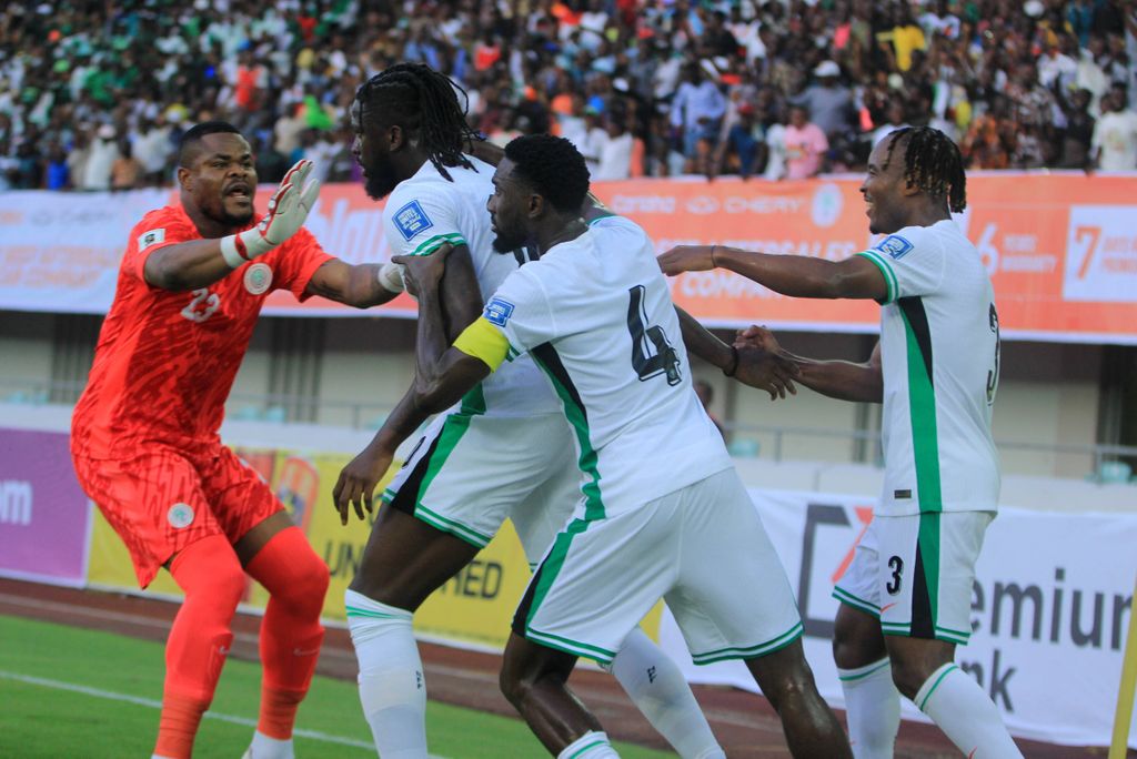 Tolu Arokodare, Wilfred Ndidi and Stanley Nwabali of Nigeria during the 2026 FIFA World Cup qualifying match between the Super Eagles of Nigeria and the Amavubi of Rwanda at the Godswill Akpabio Stadium on September