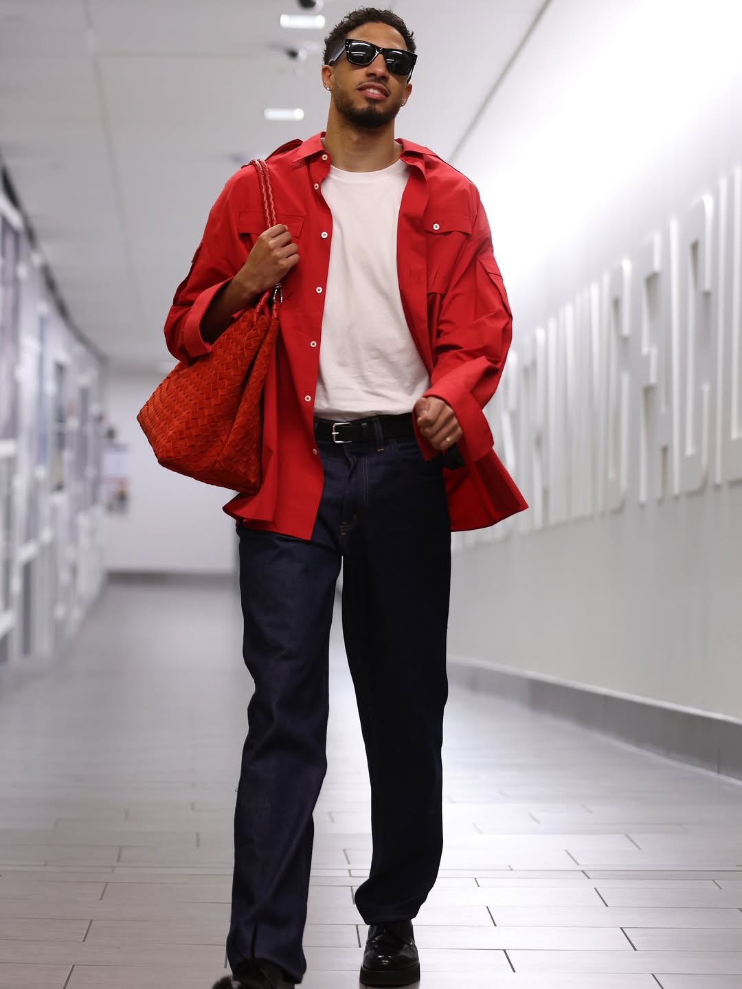 men's crossbody and duffle bag style