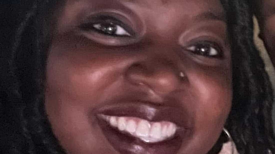 Winnie Aghenu smiling for a selfie