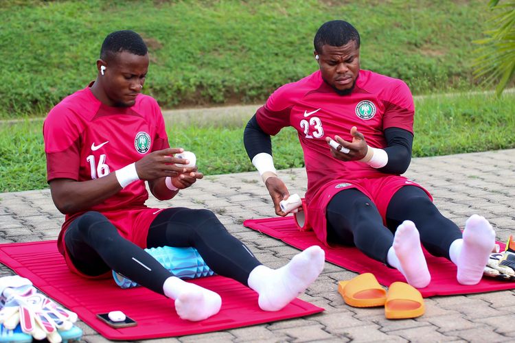 Nigeria and Super Eagles goalkeepers: Stanley Nwabali and Amas Obasogie.