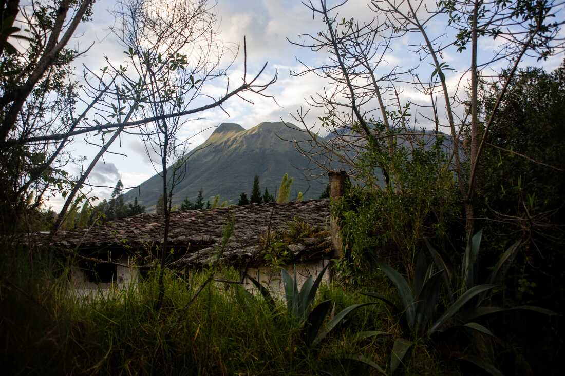 Vista del volcán Tungurahua en la provincia de Imbabura. La Cumbia Andina mezcla ritmos indígenas del norte ecuatoriano con la cumbia colombiana.