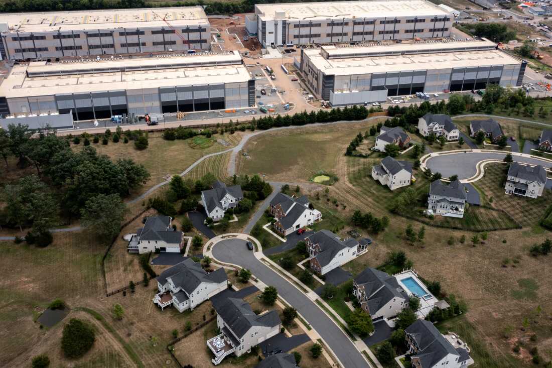 Amazon Web Services data center near residential homes in Stone Ridge, Virginia